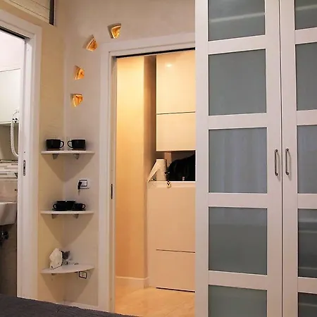 Otel Gold House